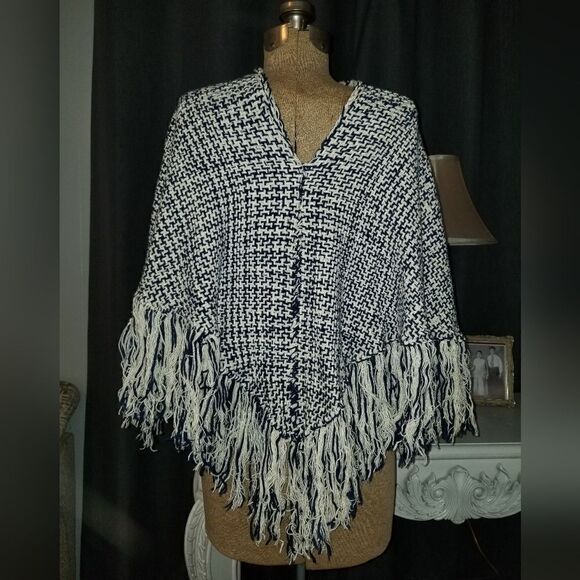 Womens Fringe Knit Poncho Boho /Shawl - Picture 2 of 13
